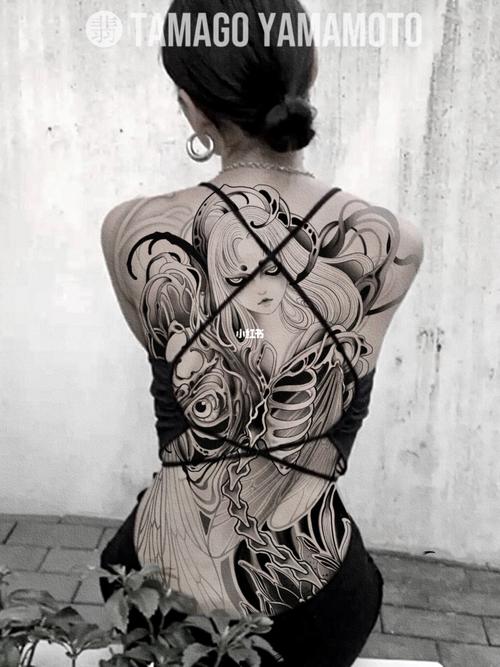 满背_纹身_纹身也清新_美妆_彩妆