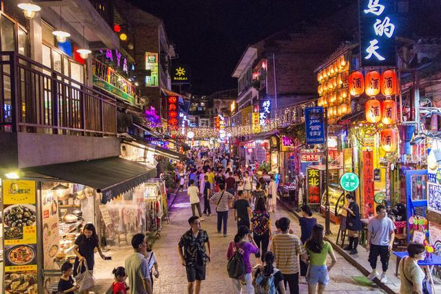 饱受争议的劈柴院:号称青岛美食街,实际街上却吃不到