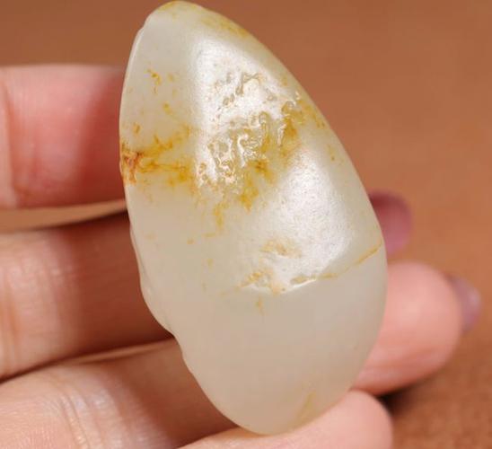 优质的和田玉越来越少,懂玉的人侍玉如命|和田玉籽料