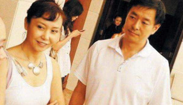 濮存昕有几任妻子 揭濮存昕老婆宛萍个人资料及照片
