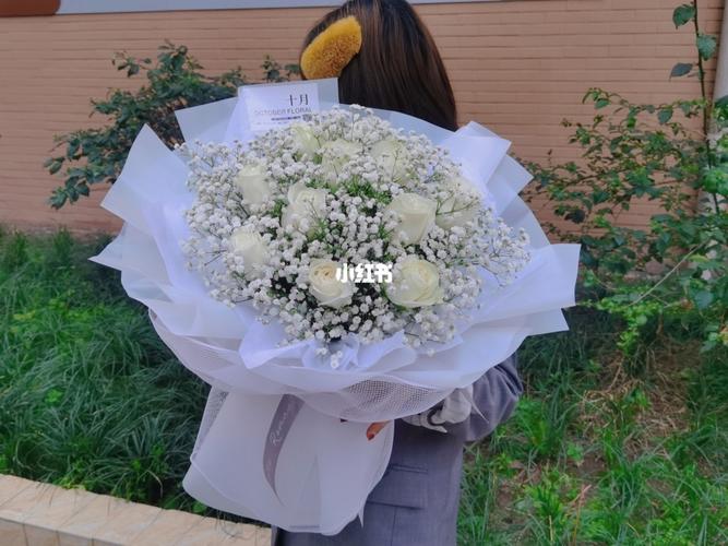 白色满天星混搭花束#白玫瑰#_满天星_花束_玫瑰花束