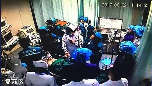 郑大一附院急救站成功抢救一名心脏骤停患者