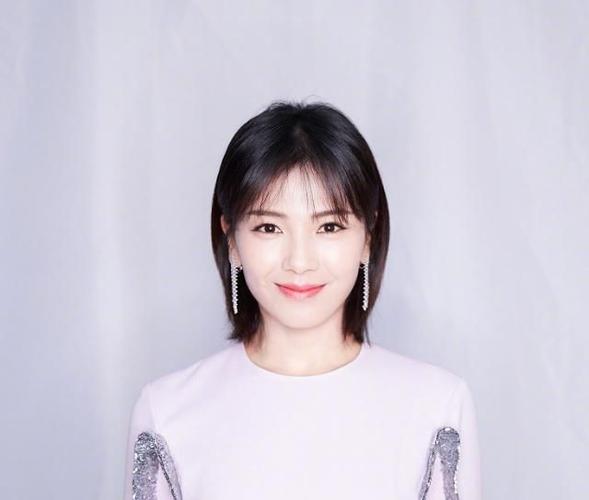 刘涛,不仅表现了完美的舞台,而且当天的造型也是十分惊艳,齐肩的短发