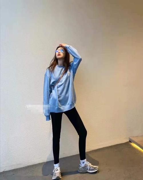 卫衣搭配什么裤子和鞋子比较好看呢?接下来就来看一看