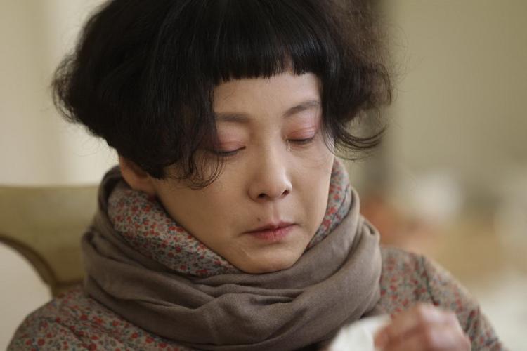 高清图:87版晴雯扮演者安雯卖别墅为苏越还债 称并非炒作