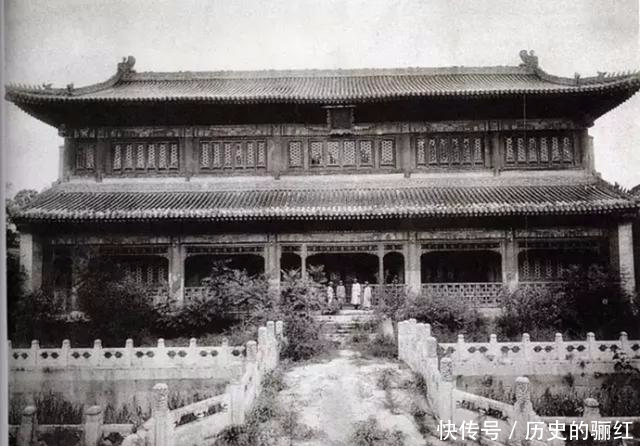 故宫老照片:图2婉容洗澡的房间,最后一张太多违和感