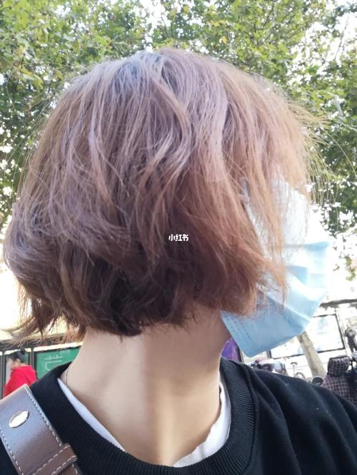 短发烫发_短发_烫发_发型_短发烫发_时尚_发型