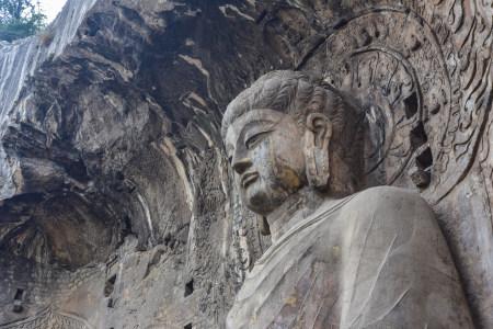 龙门石窟巨大佛像26