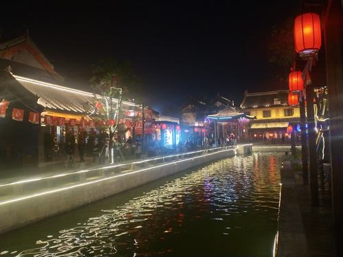 驻马店皇家驿站夜景