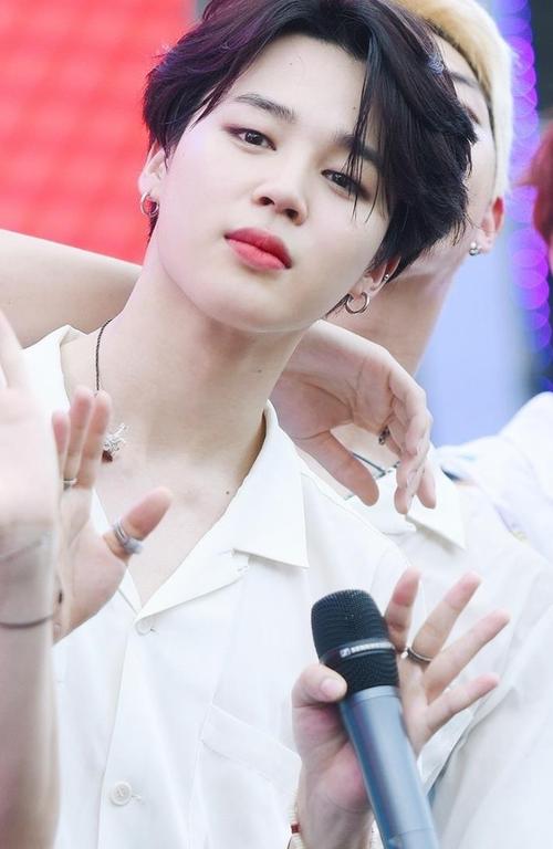 防弹少年团朴智旻的黑发诱惑 谁能抵挡得住?