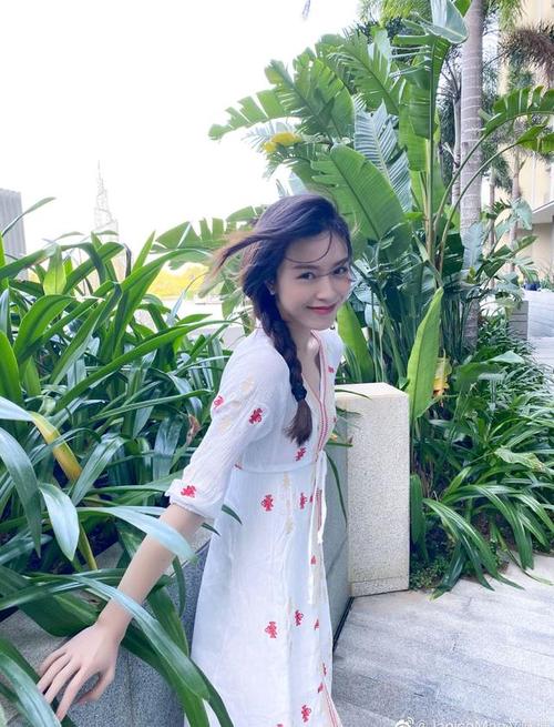 文咏珊:巧笑嫣然的俏丽佳人