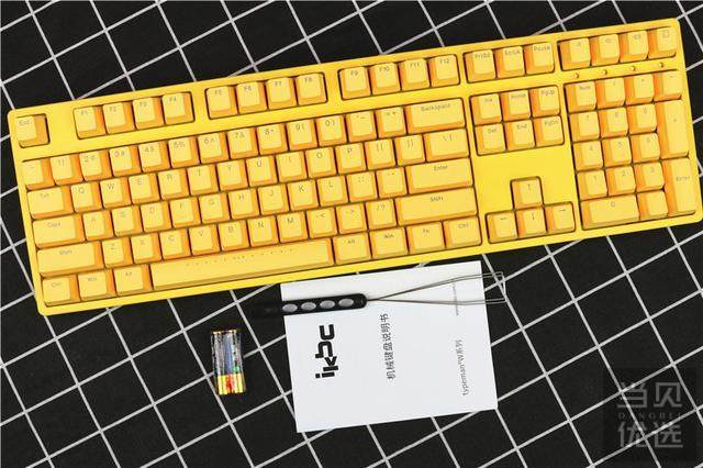 闷骚男首选——ikbc w210黄色红轴静音款机械键盘