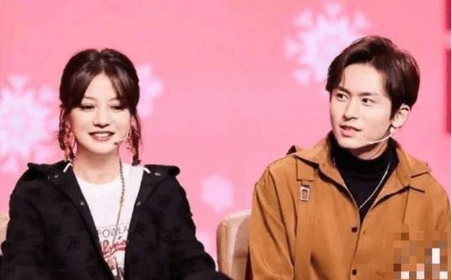 赵薇要凉了?旗下张哲瀚被封杀后 她被扒穿日*军旗装走秀