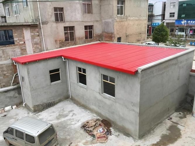 农村随处可见的彩钢瓦房,为何要强制拆除?看看它的危害有多大