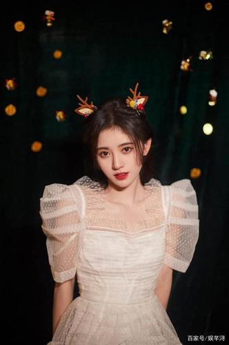 没错,这就是鞠婧祎,被评为四千年一遇!