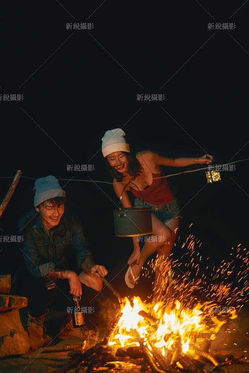 来自桐乡新锐摄影的篝火野炊系列婚纱照