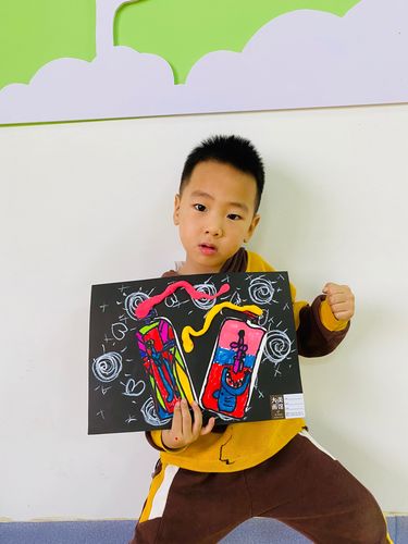 大美画馆～红缨幼儿园绘画3班《我的牙刷》