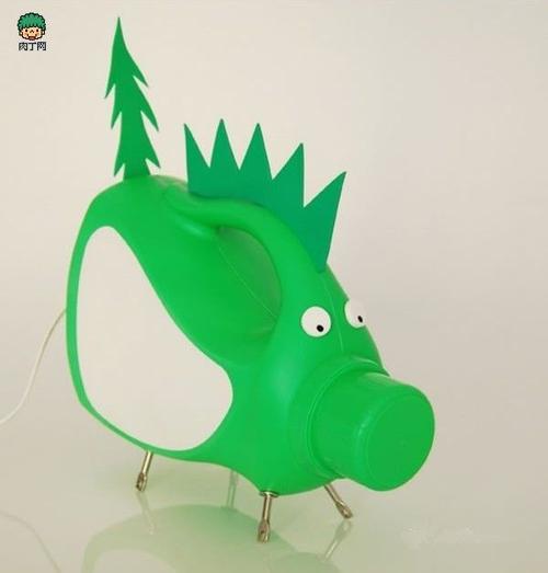 洗涤剂废旧瓶子手工制作的创意动物和灯具装饰品组图