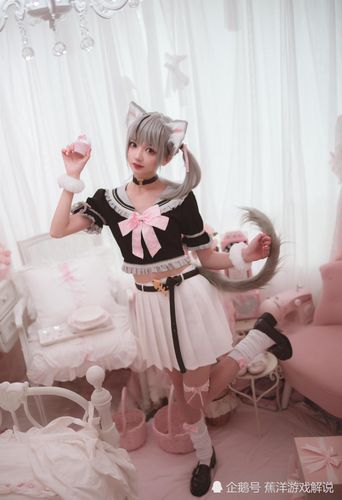 蕉洋:和平精英猫咪驾到套装之软萌银虎cosplay秀