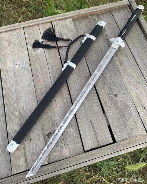 鉴赏,严霜唐横刀