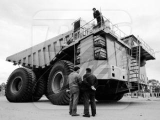 中航别拉斯75500矿用自卸车