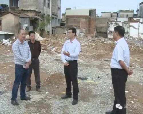 ­  副县长冯建辉及相关部门负责同志陪同此次工作视察活动.