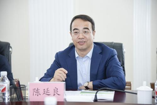 鹤岗市委常委,宣传部长陈延良在会上讲话