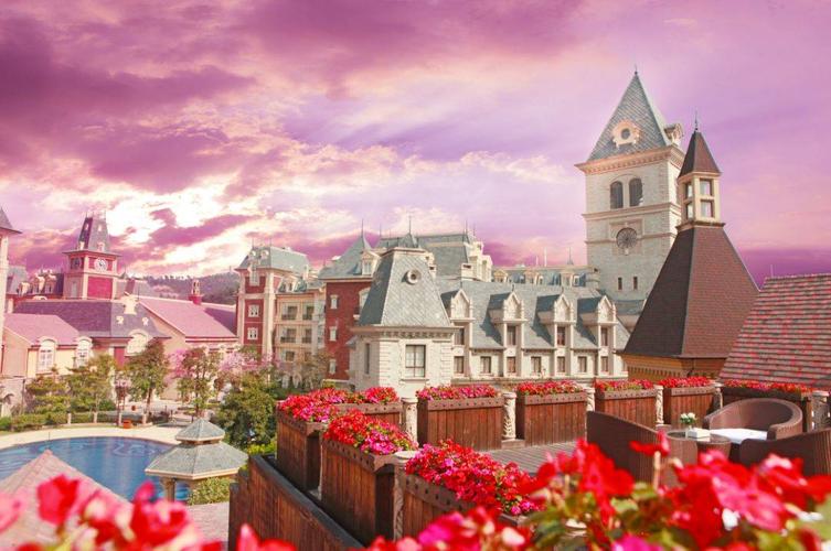 step① :逛九龙湖公主小镇,带你一 秒穿越欧洲 把欧洲小镇"搬了过来"