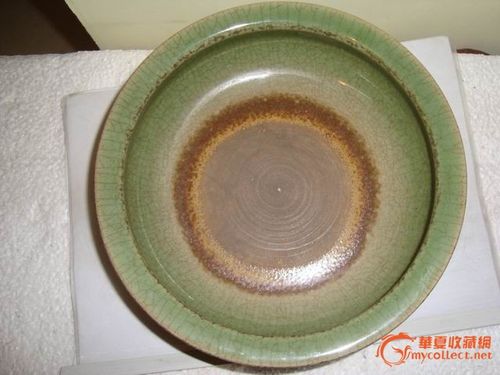 明代龙泉窑三足香炉