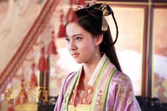 夜问idol|她是《恋爱先生》里抢眼的长腿精,竟然也能放下包袱扮丑耍宝