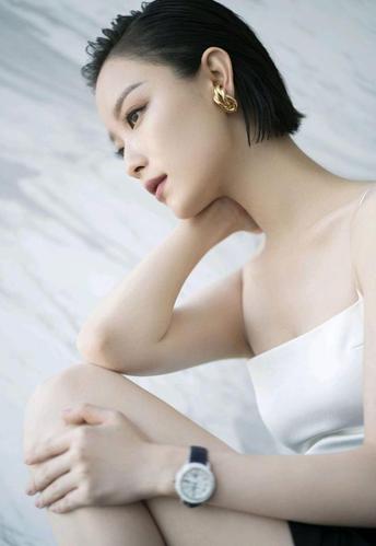 倪妮写真美图:美丽动人,魅力十足