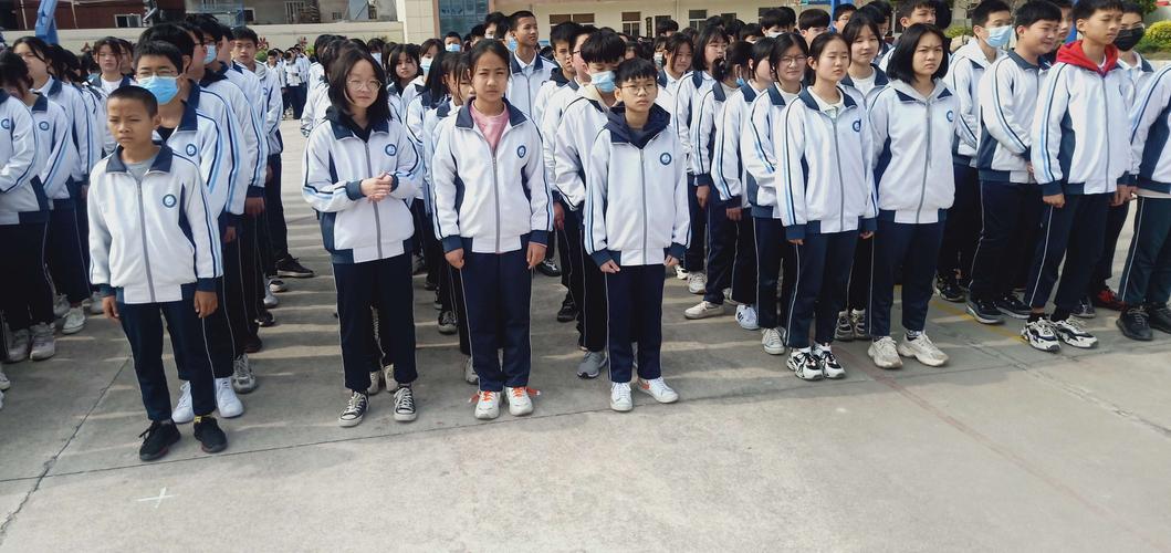 张坂中学开学第一天升旗仪式20210229