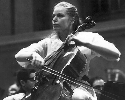 jpg; 杰奎琳·杜普蕾; 一首凄婉绝美的大提琴曲--《殇》