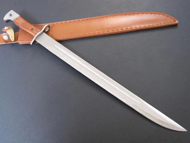 类型:刺刀 全长:50.8cm 刃长:39.5cm 刃宽:3cm 刃厚:0.