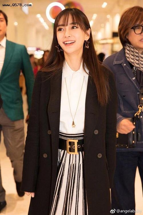 图片来源 微博 @angelababy 法式刘海一般配合较深色的发色,比如自然