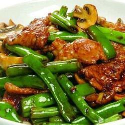 四季豆炒肉盖浇饭