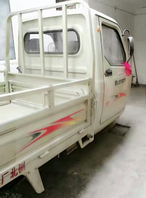 250隆鑫汽车三轮车