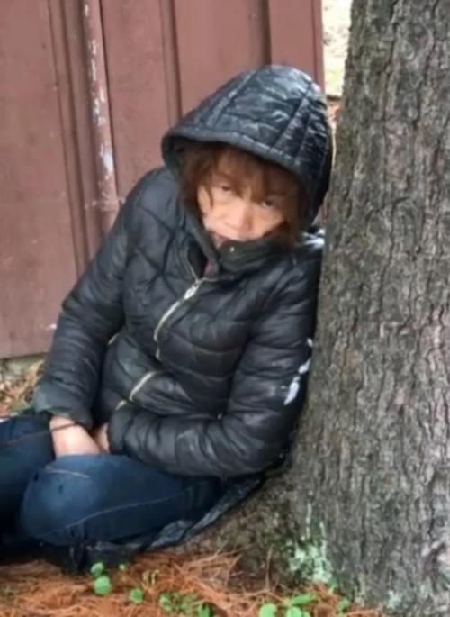 悲痛华人女星陈尸防疫旅店发现时已现尸斑曾来温哥华演出年仅26岁