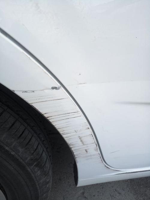 车辆划痕