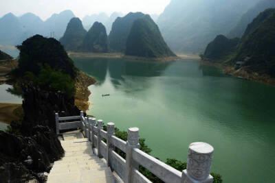 山秀水美在广西,百色凌云浩坤湖.