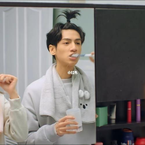 罗云熙73这发型好可爱_罗云熙_发型_小朋友_娱乐