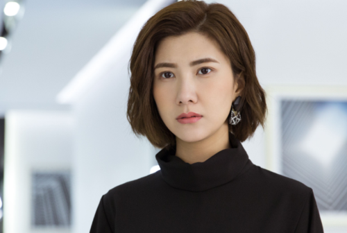 亲手毁了印小天,坑一众明星的边潇潇,现在怎么样了?