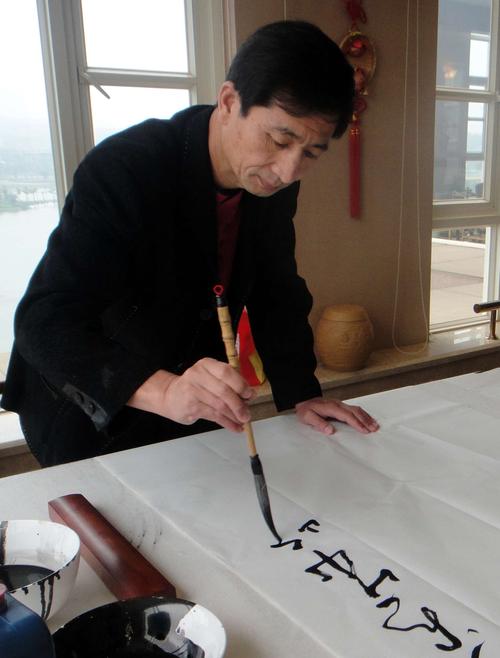 其它 农夫的美篇 写美篇       谈笑无需皆鸿儒,往来也可是白丁.