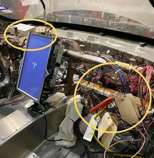 特斯拉内部线路真的很乱吗