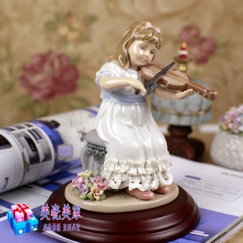 美国cosmos陶瓷瓷偶精致女孩摆件生日礼品小提琴摆件