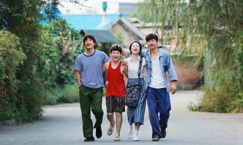 首页 娱乐快讯 > 正文  电视剧《娘亲舅大》讲述了上世纪八十年代,在