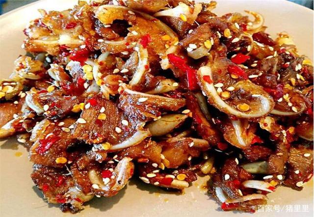 这样的麻辣猪脆骨,香辣鲜美脆而不坚,好吃到根本停不下来