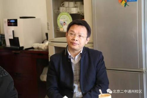 北京市副市长张家明来北京二中通州校区进行调研
