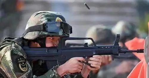 qbz-95突击步枪:给你一把95式自动步枪,你能打得准吗?