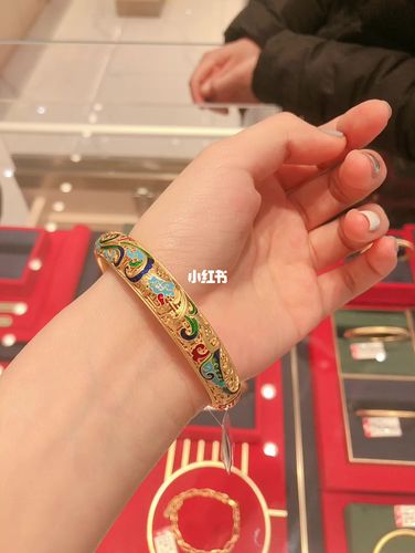 老庙古法珐琅彩黄金手镯_金手镯_手镯_金镯子_显白_博物馆_时尚_配饰